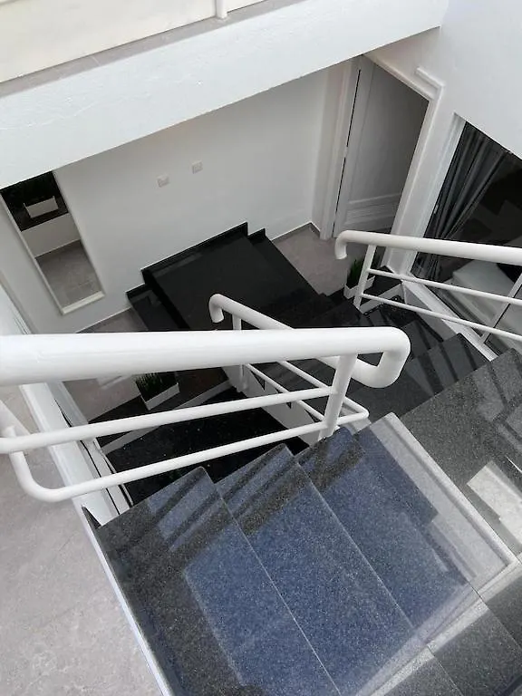 Appartement Stunning 2 Bedroom 2 Bathroom 2 Minutes To Beach Puerto del Carmen  Spanje