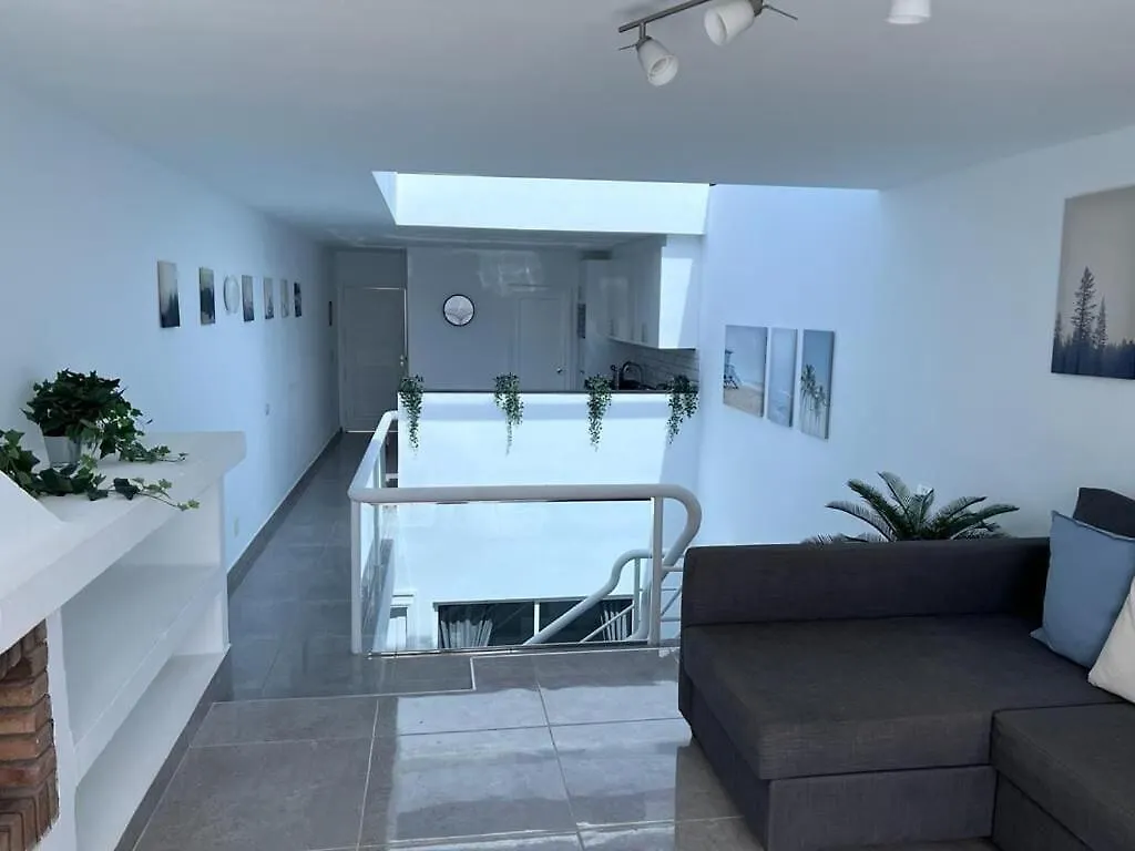 Stunning 2 Bedroom 2 Bathroom 2 Minutes To Beach Puerto del Carmen